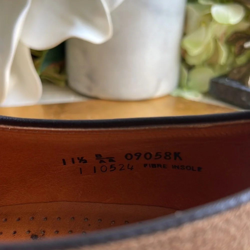 Vintage! Cole Haan Classic Suede Derbys in Medium Tan